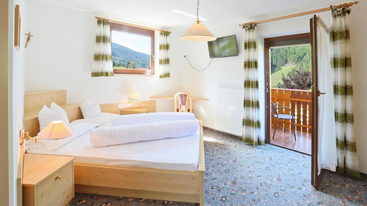 Pension Alpenhof B&B Colle Isarco Exterior photo